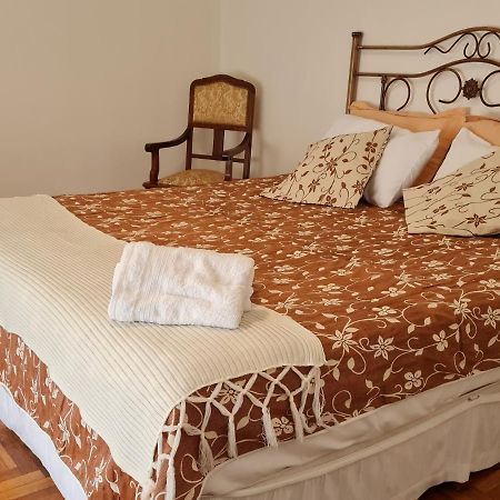 הוילה מנדוזה Veinticinco Casa De Huespedes מראה חיצוני תמונה