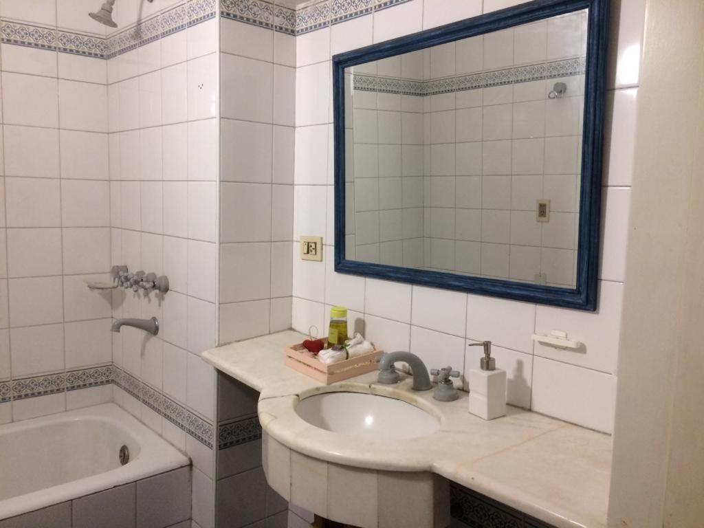 הוילה מנדוזה Veinticinco Casa De Huespedes מראה חיצוני תמונה