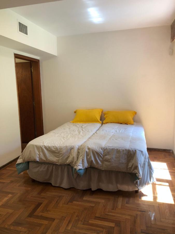 הוילה מנדוזה Veinticinco Casa De Huespedes מראה חיצוני תמונה