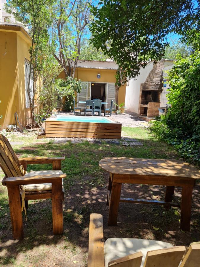 הוילה מנדוזה Veinticinco Casa De Huespedes מראה חיצוני תמונה