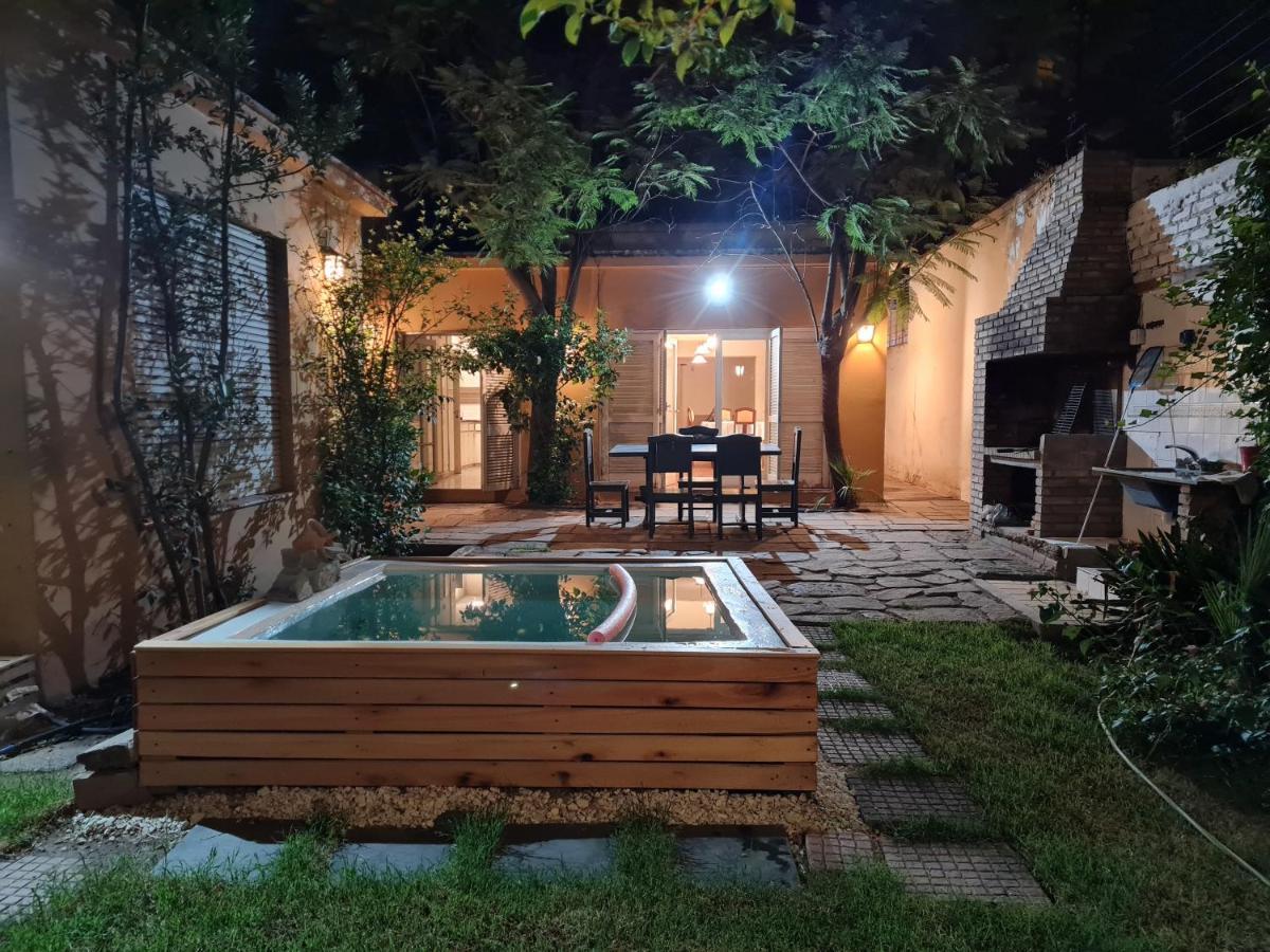 הוילה מנדוזה Veinticinco Casa De Huespedes מראה חיצוני תמונה